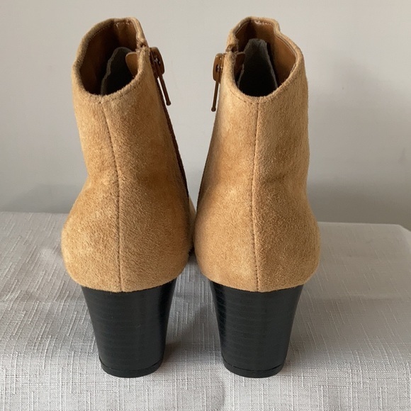Aj Valenci Cream Suede Ankle Booties Size 5.5M - Picture 5 of 8